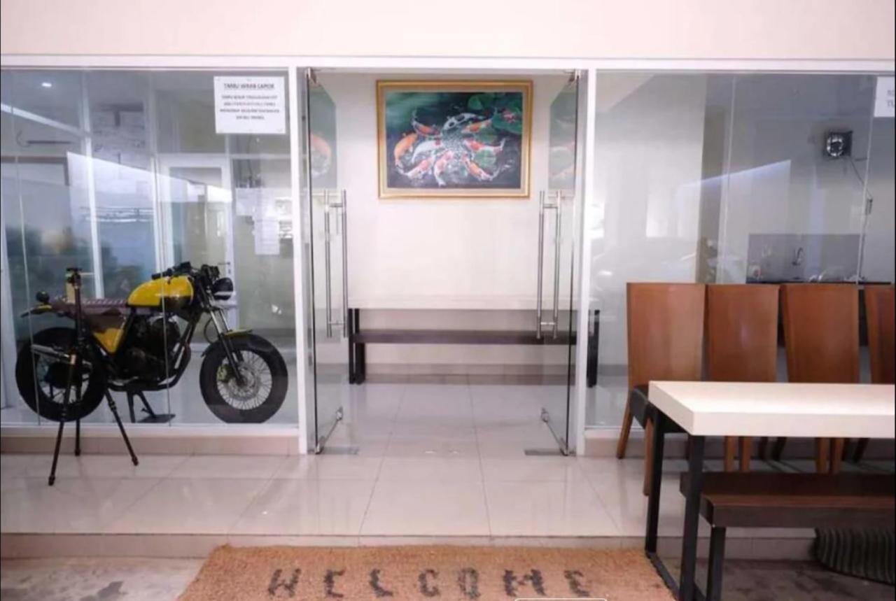 Giant Kost Hotel Tangerang Luaran gambar